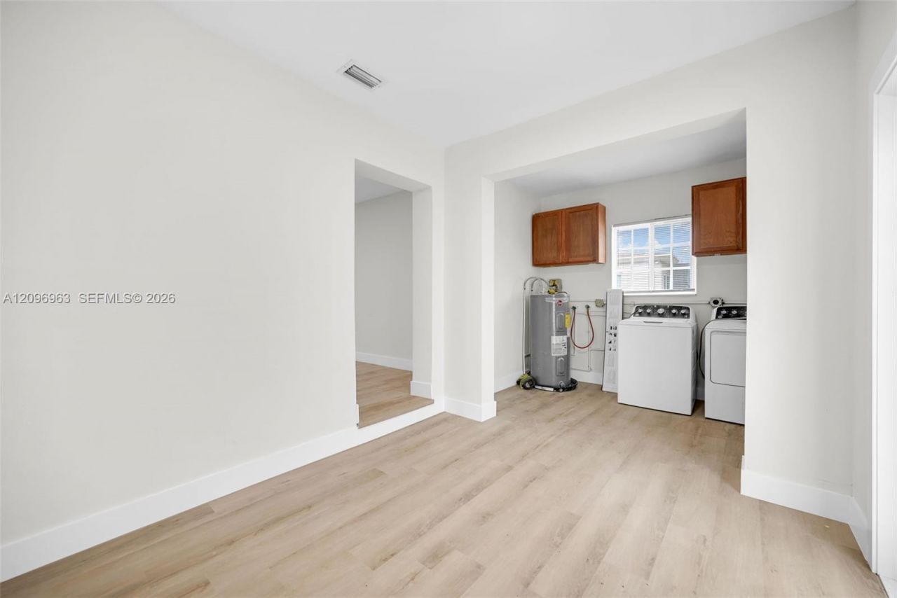 1135 NW 109th St , Miami, FL 33168 Photo