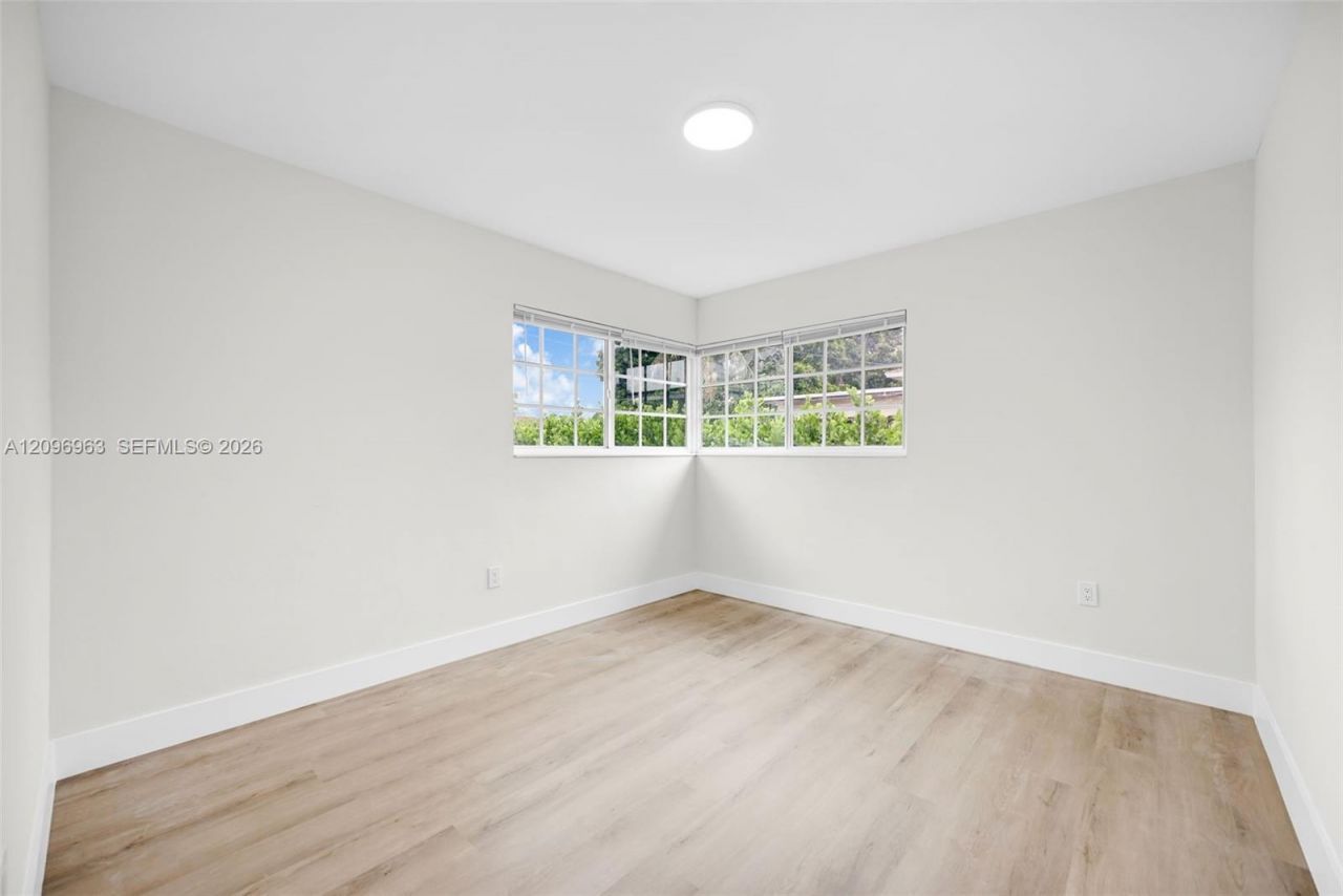 1135 NW 109th St , Miami, FL 33168 Photo