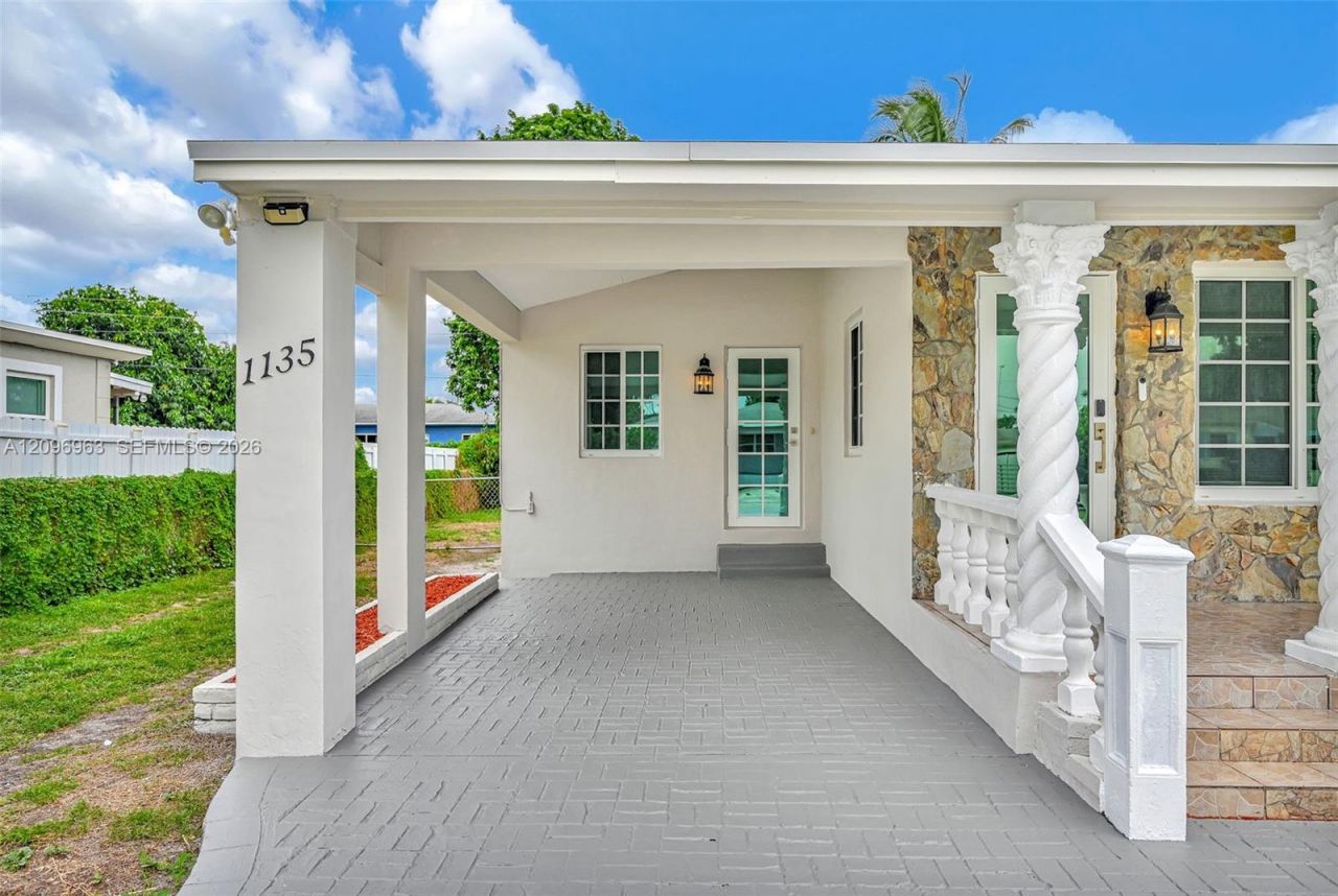 1135 NW 109th St , Miami, FL 33168 Photo