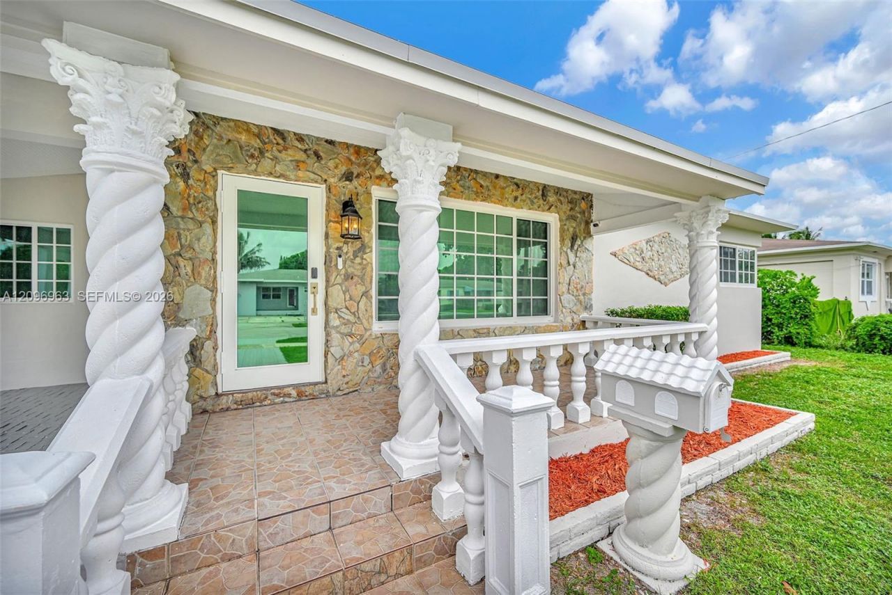 1135 NW 109th St , Miami, FL 33168 Photo