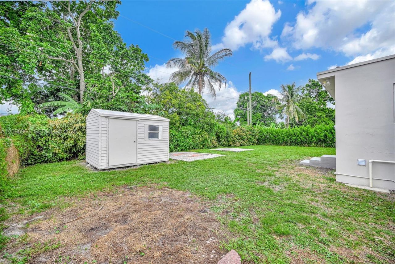 1135 NW 109th St , Miami, FL 33168 Photo