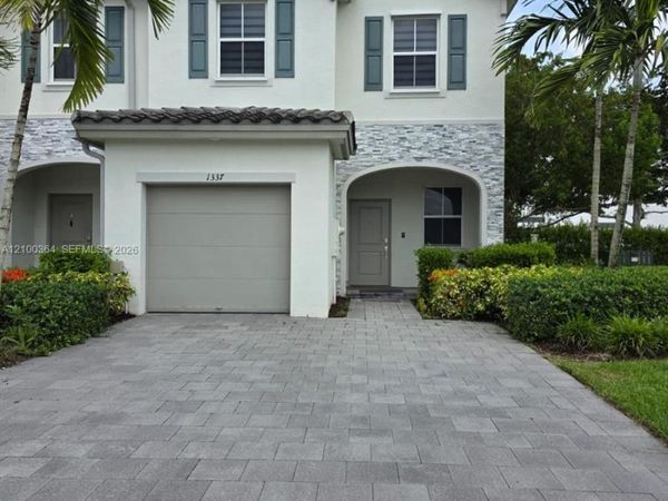 1337 SE 27th Ter , Homestead, FL 33035