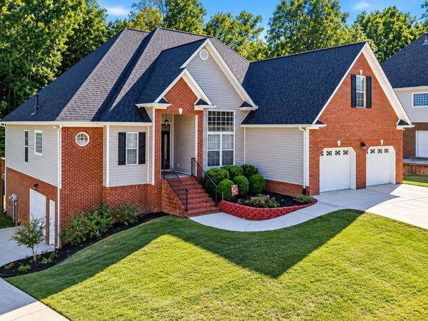 840 Brooke Stone Drive, Soddy Daisy, TN 37379