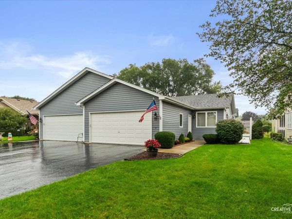 53 Silver Trail , North Aurora, IL 60542