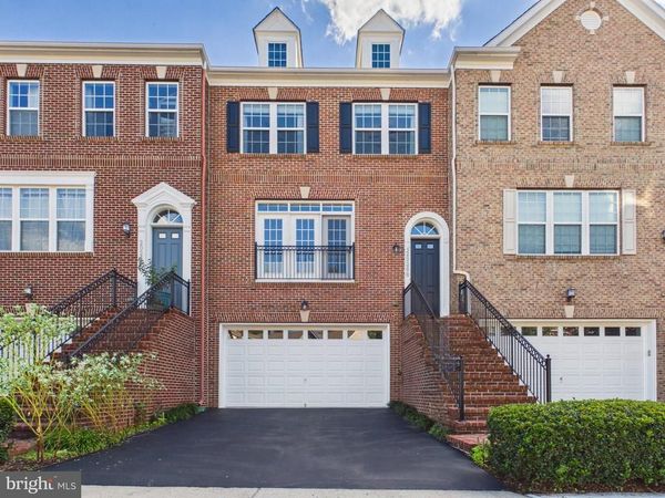 20268 CENTER BROOK SQUARE, STERLING, VA 20165
