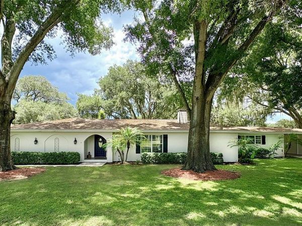10 W LAKE HAMILTON CIRCLE , WINTER HAVEN, FL 33881