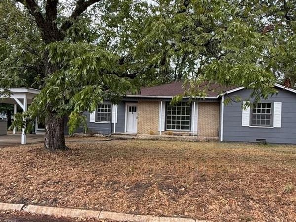 711 Saint Thomas Drive, Athens, TX 75751