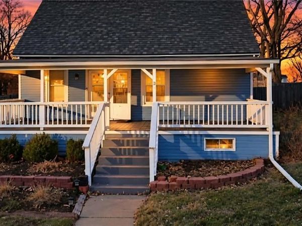 36 Logan Street, Leavenworth, KS 66048