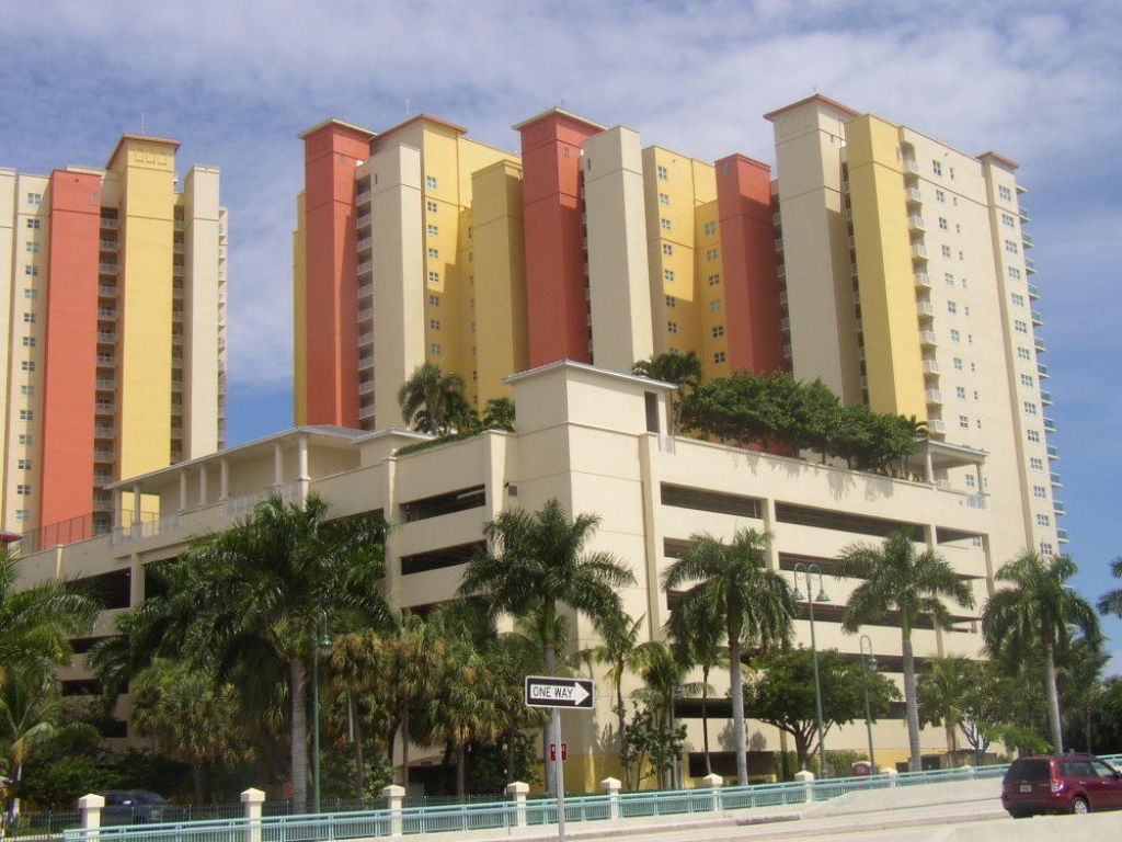 2650 Lake Shore Drive, Unit 805, Riviera Beach, FL 33404 Photo