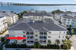 320 Longshore Street photo 4