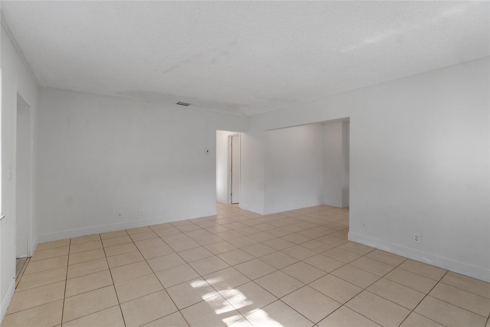 2001 NW 14th Avenue, Fort Lauderdale, FL 33311 Photo
