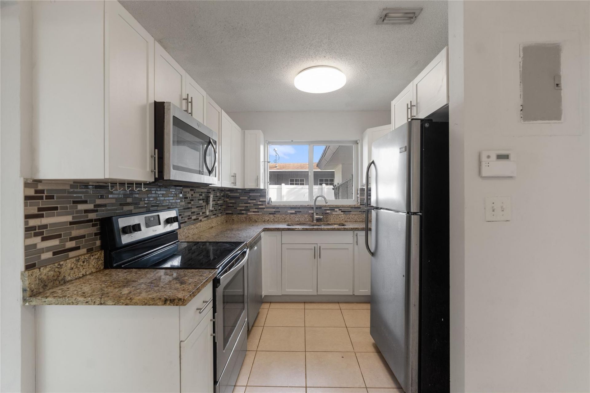 2001 NW 14th Avenue, Fort Lauderdale, FL 33311 Photo