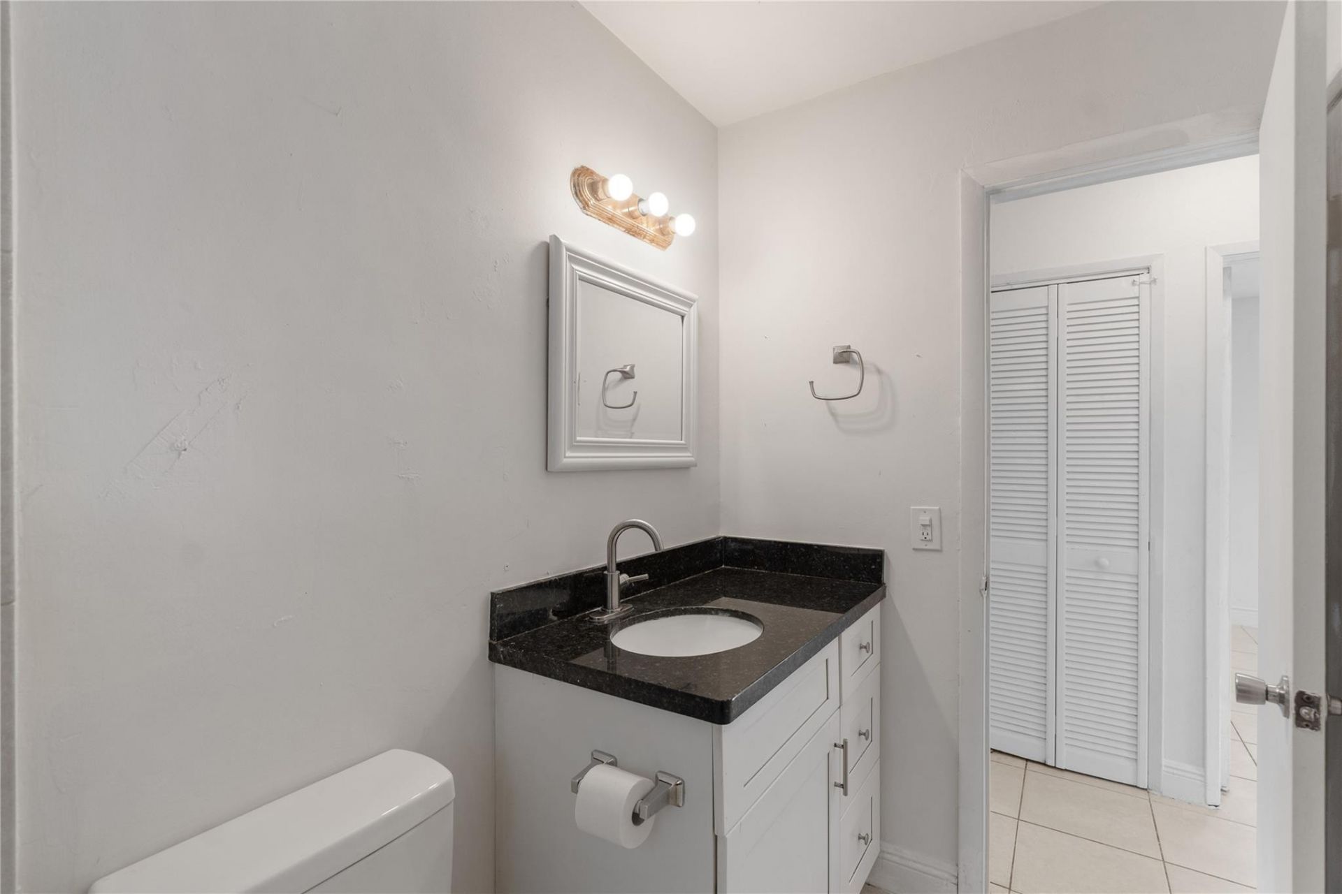 2001 NW 14th Avenue, Fort Lauderdale, FL 33311 Photo