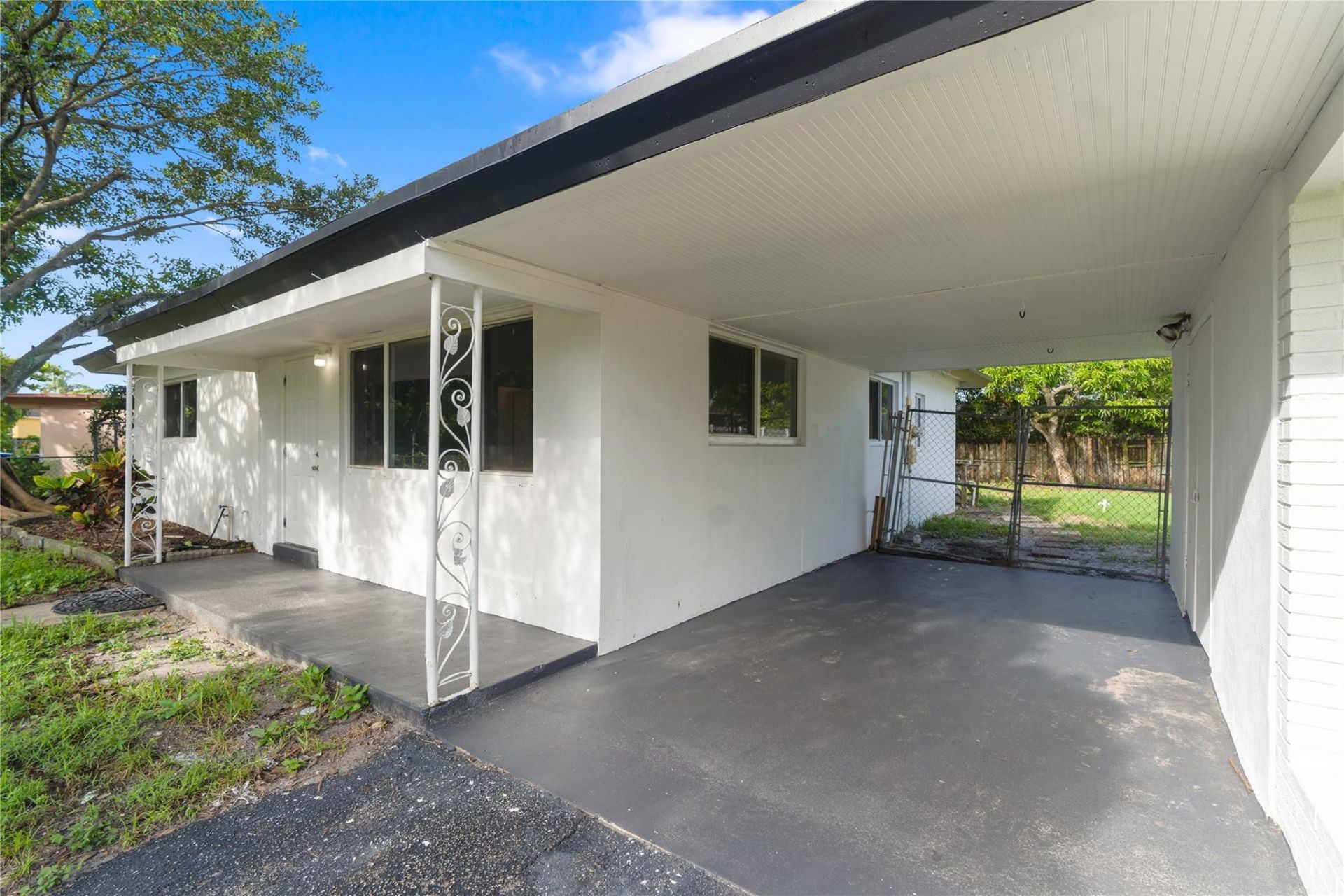 2001 NW 14th Avenue, Fort Lauderdale, FL 33311 Photo