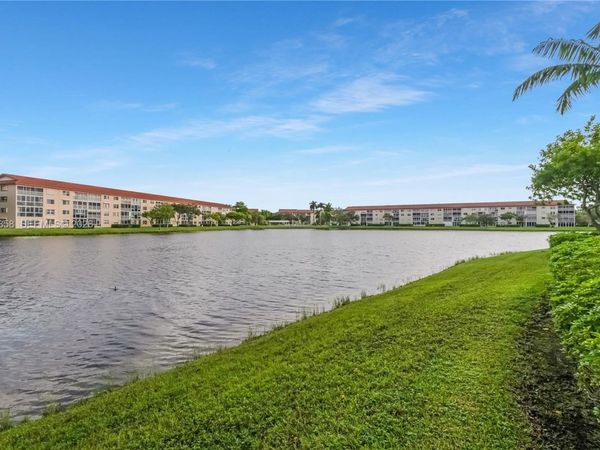 13101 SW 15th Ct , Unit 109R, Pembroke Pines, FL 33027