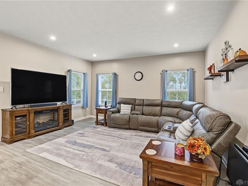 921 Cedar Grove Drive, Tipp City, OH 45371 Photo 14