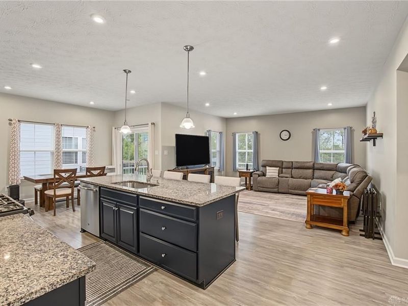 921 Cedar Grove Drive, Tipp City, OH 45371 Photo 6