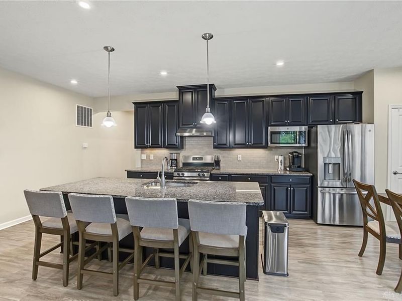 921 Cedar Grove Drive, Tipp City, OH 45371 Photo 8