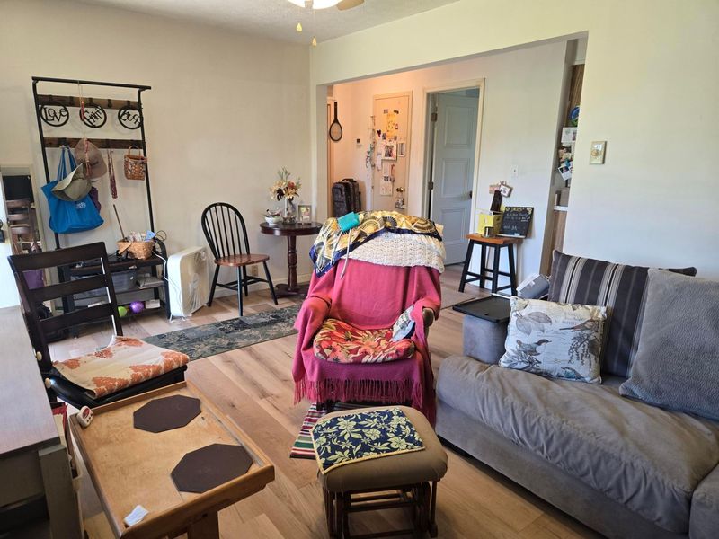 199 Buckeye Circle, Unit B199, Columbus, OH 43217 Photo 3