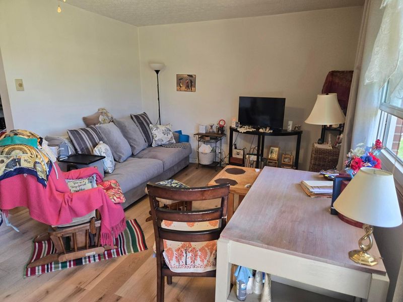 199 Buckeye Circle, Unit B199, Columbus, OH 43217 Photo 5
