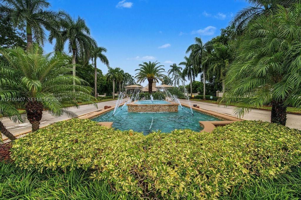 2304 Lucaya Ln Coconut Creek, FL 33066