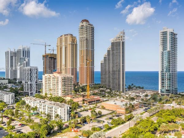 210 174th St , Unit 309, Sunny Isles Beach, FL 33160