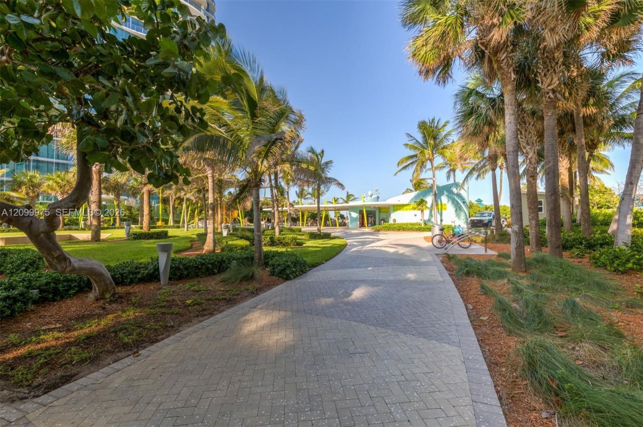 210 174th St , Unit 309, Sunny Isles Beach, FL 33160 Photo