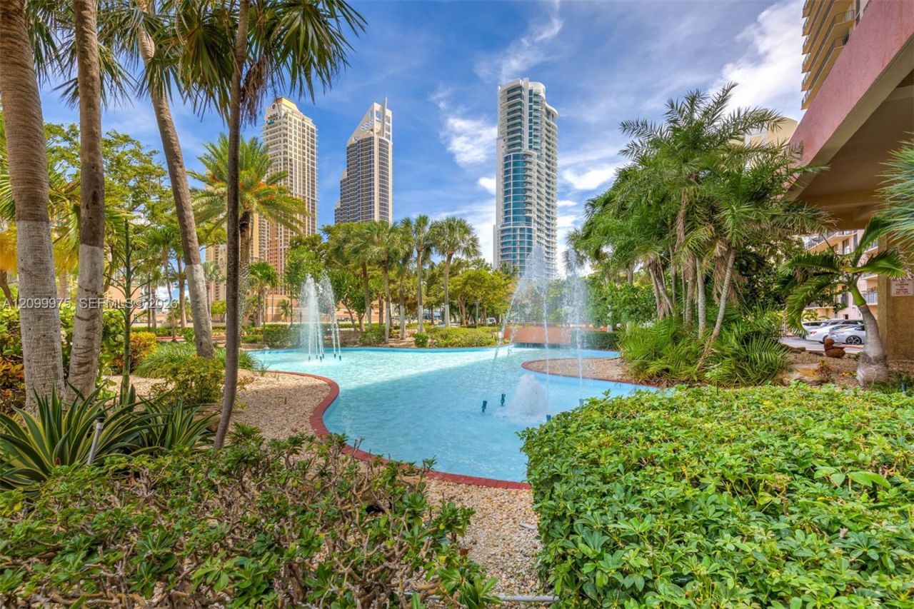 210 174th St , Unit 309, Sunny Isles Beach, FL 33160 Photo