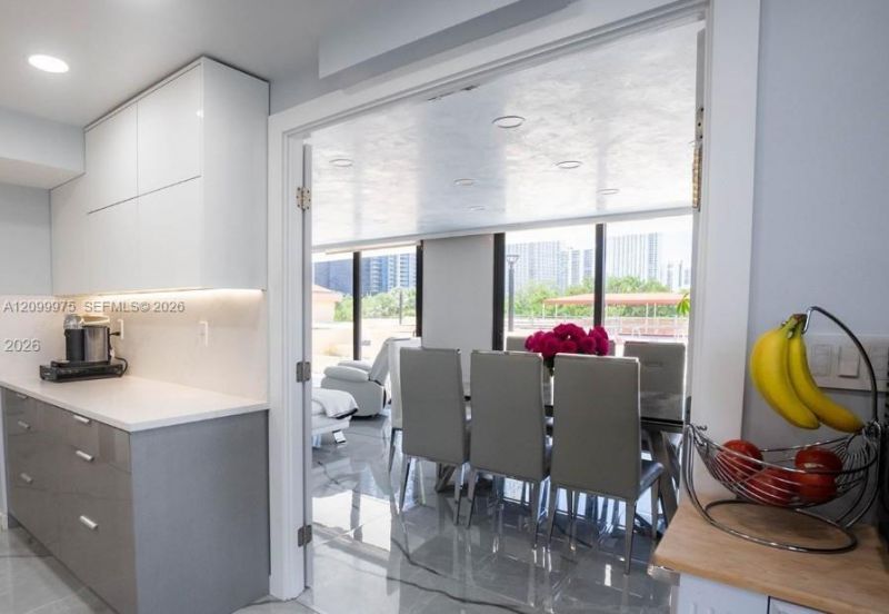 210 174th St , Unit 309, Sunny Isles Beach, FL 33160 Photo