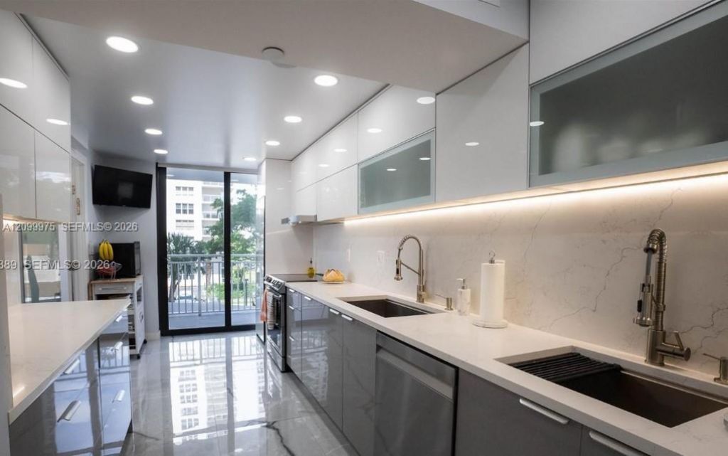 210 174th St , Unit 309, Sunny Isles Beach, FL 33160 Photo