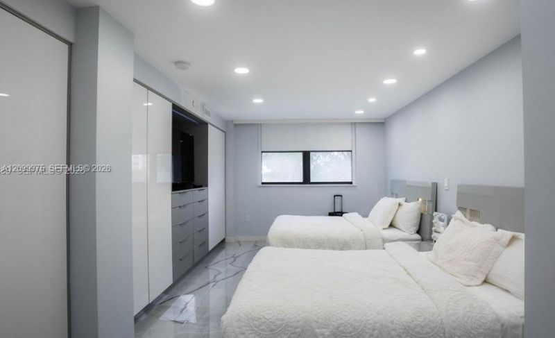 210 174th St , Unit 309, Sunny Isles Beach, FL 33160 Photo