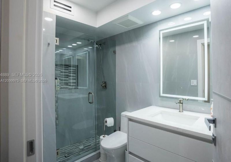 210 174th St , Unit 309, Sunny Isles Beach, FL 33160 Photo