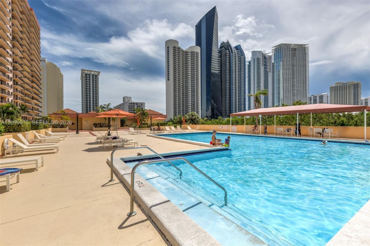 210 174th St , Unit 309, Sunny Isles Beach, FL 33160 Photo