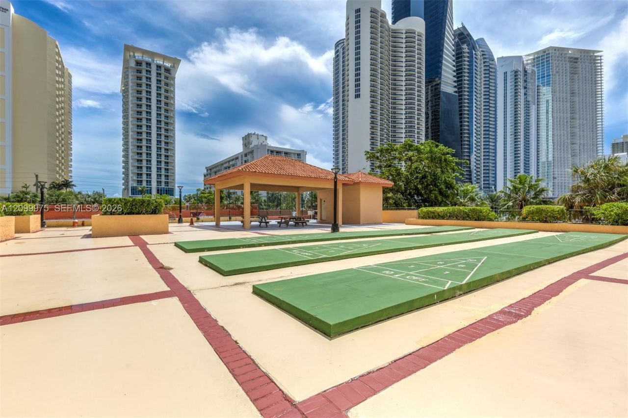 210 174th St , Unit 309, Sunny Isles Beach, FL 33160 Photo