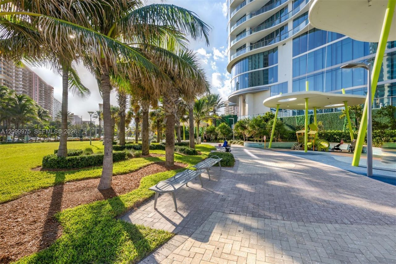 210 174th St , Unit 309, Sunny Isles Beach, FL 33160 Photo
