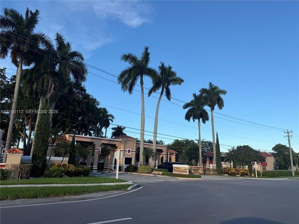 11607 NW 11th St , Unit 11607, Pembroke Pines, FL 33026