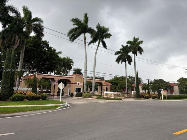 11607 NW 11th St , Unit 11607, Pembroke Pines, FL 33026