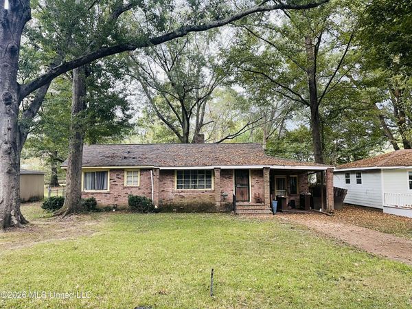 220 Gaylyn Avenue, Jackson, MS 39209