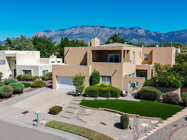 10016 Academy Knolls Drive NE, Albuquerque, NM 87111