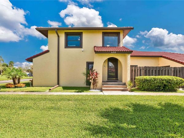 435 HUNTER CIRCLE , KISSIMMEE, FL 34758