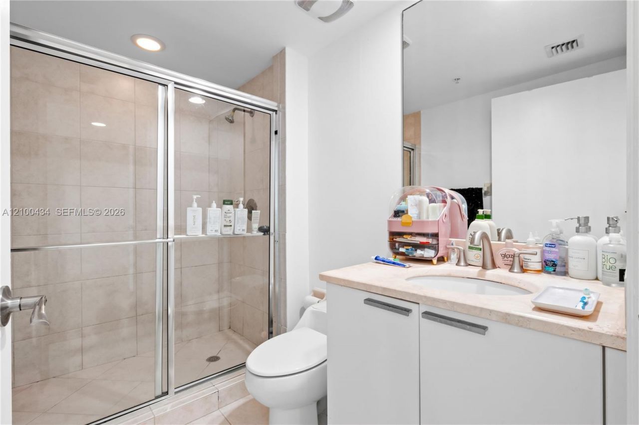 14951 Royal Oaks Ln , Unit 709, North Miami, FL 33181 Photo