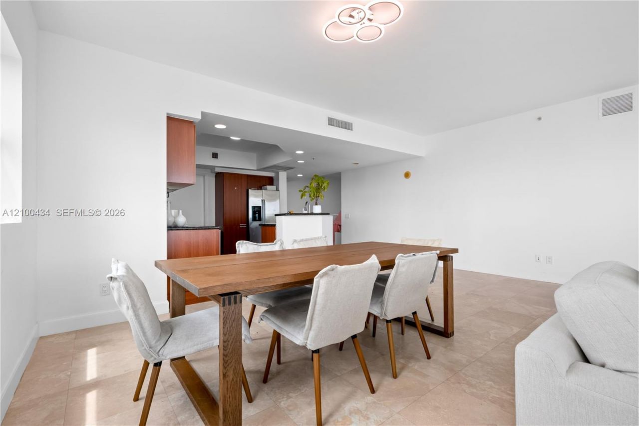 14951 Royal Oaks Ln , Unit 709, North Miami, FL 33181 Photo