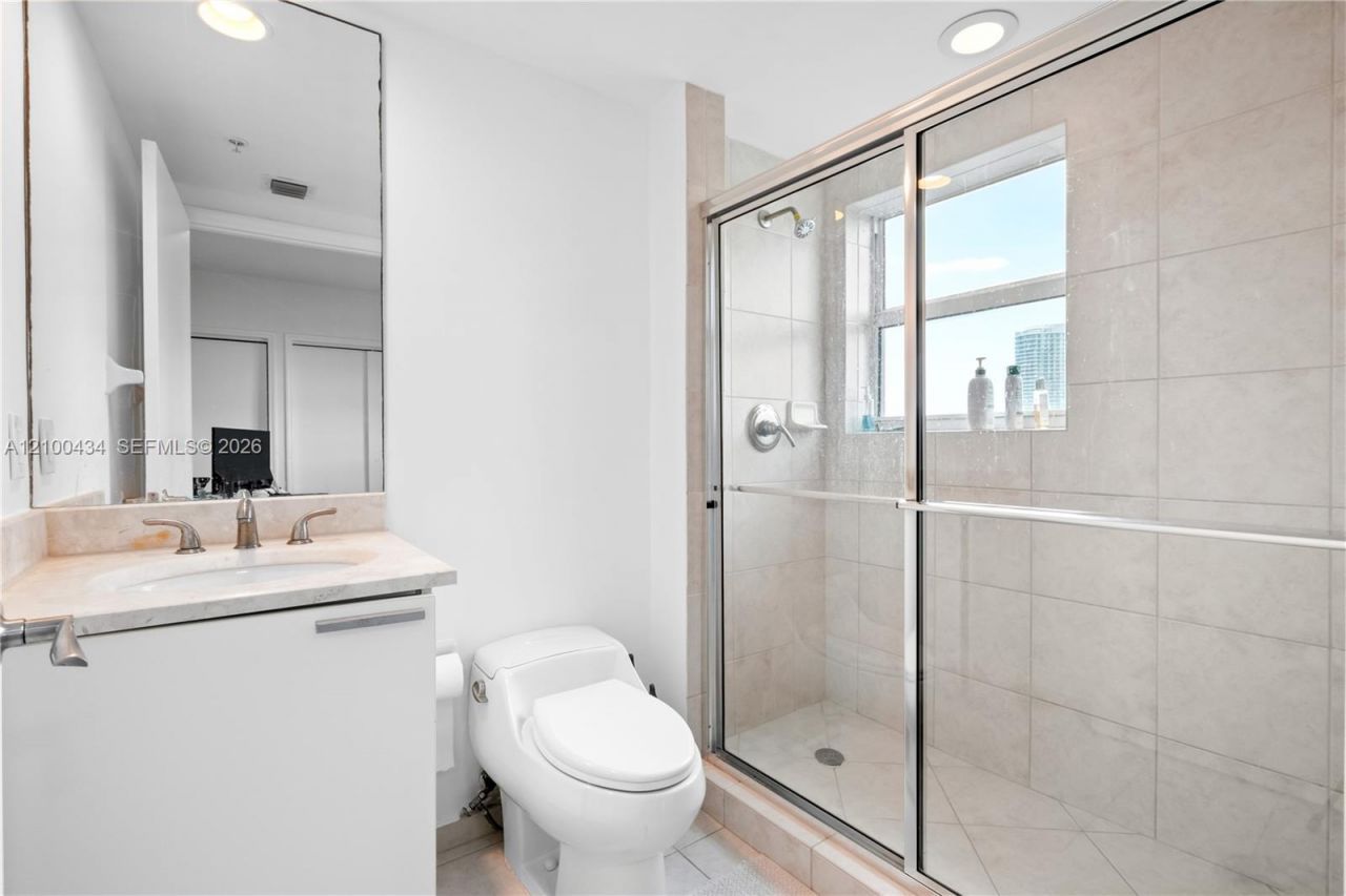 14951 Royal Oaks Ln , Unit 709, North Miami, FL 33181 Photo