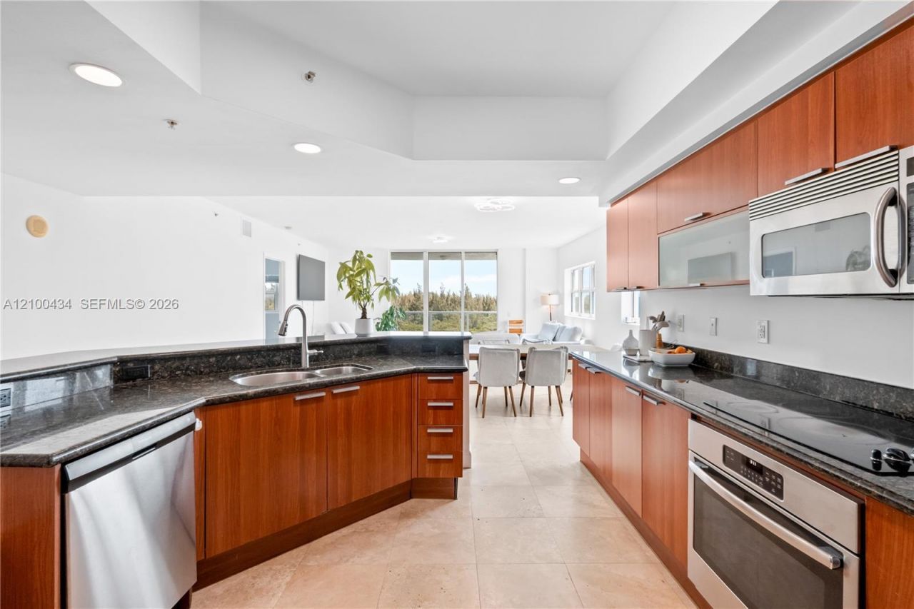 14951 Royal Oaks Ln , Unit 709, North Miami, FL 33181 Photo