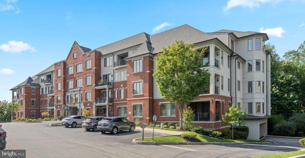 6403 PARKVIEW DRIVE , HAVERFORD, PA 19041