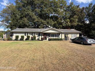 152 Maple Street Columbus, MS 39702