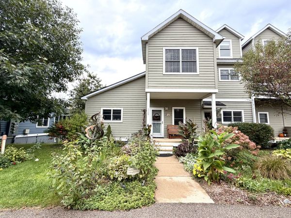 560 Little Lake Drive, Unit 12, Ann Arbor, MI 48103