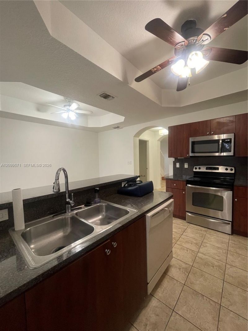 5803 Siena Ln , Unit 606, Hollywood, FL 33021 Photo