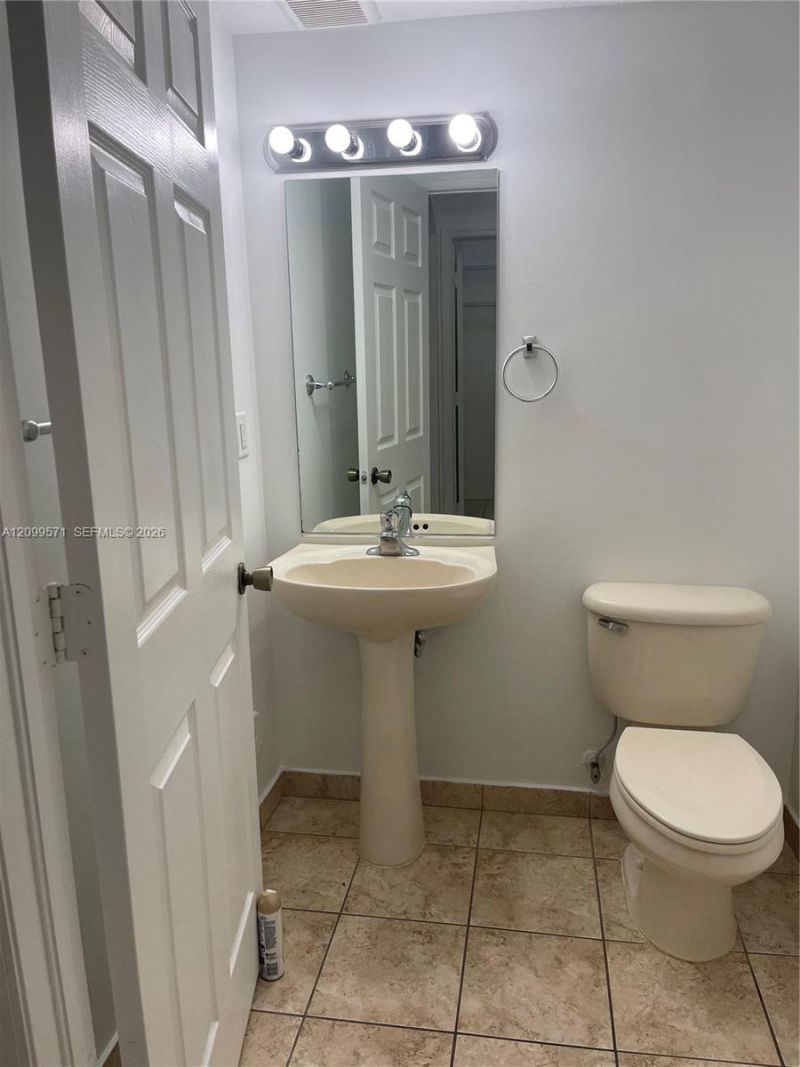 5803 Siena Ln , Unit 606, Hollywood, FL 33021 Photo