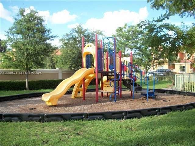 5803 Siena Ln , Unit 606, Hollywood, FL 33021 Photo